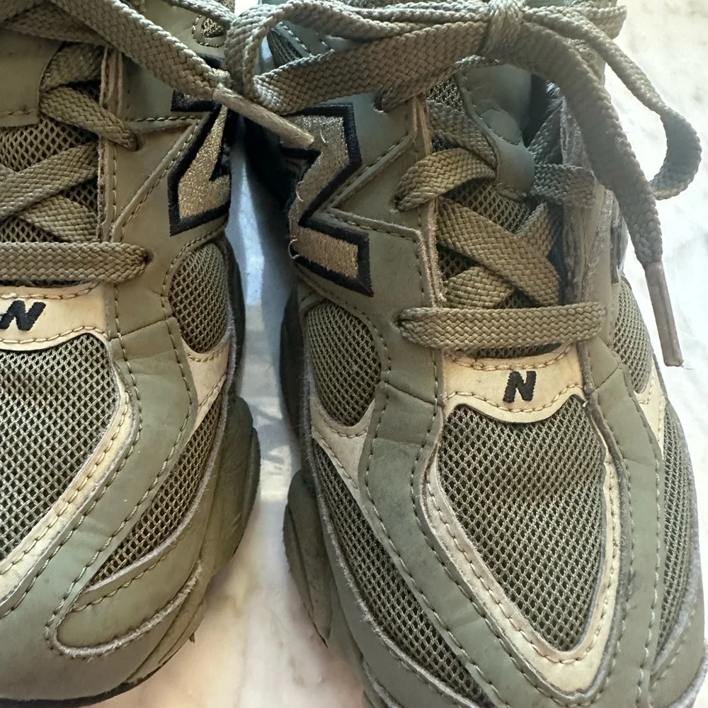 New Balance Olive Green 9060 Athletic Shoes Size 3 (35 EU) - Picture 6 of 8